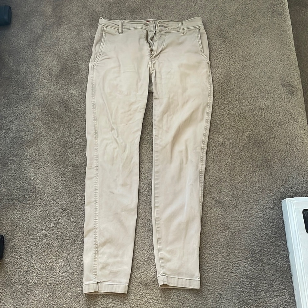 Levi’s Khaki Chino